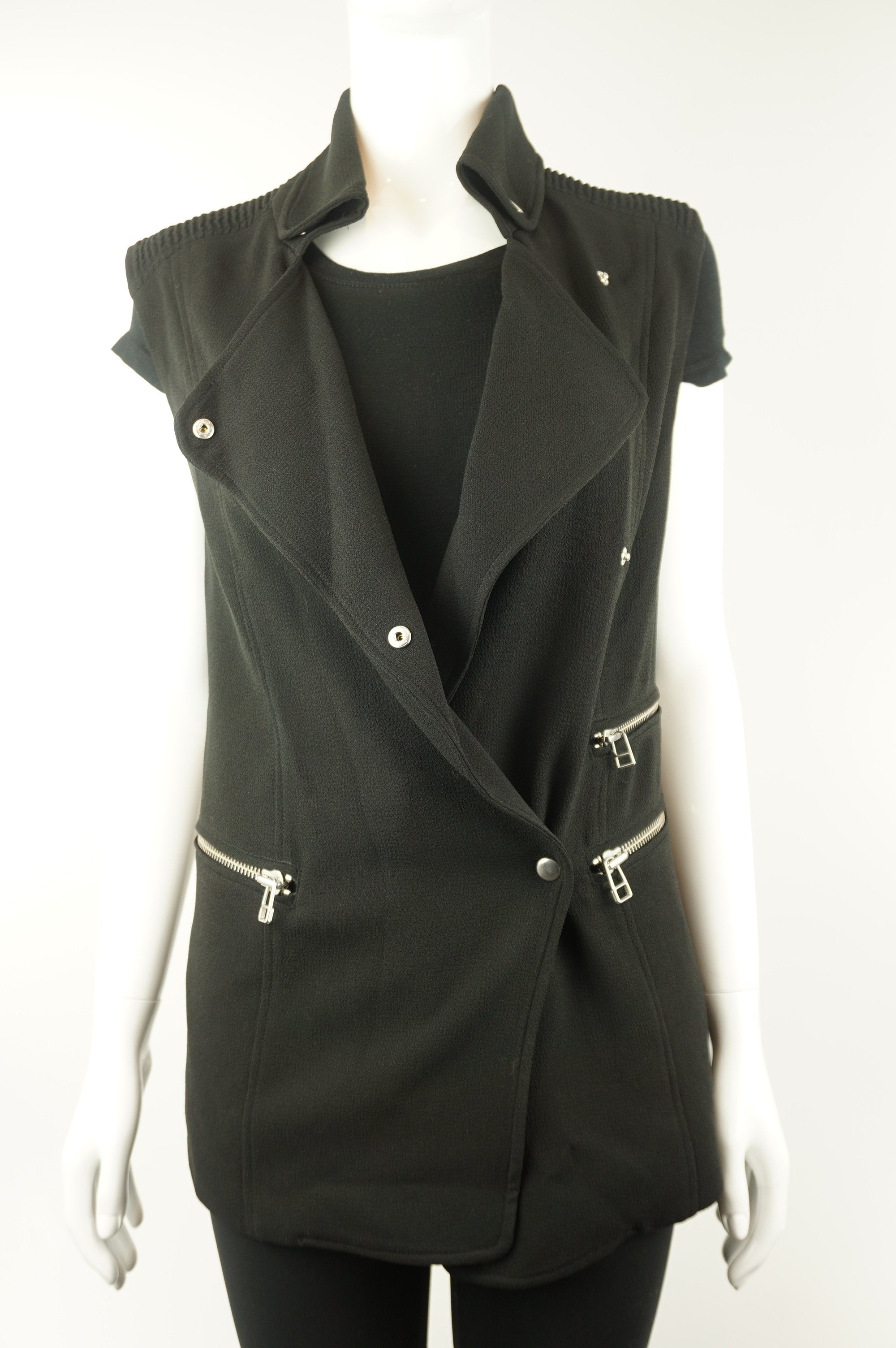 Wilfred Black Vest, Simple cute vest., Black, 68% acetate, 32% polyester, women's Jackets & Coats, women's Black Jackets & Coats, Wilfred women's Jackets & Coats, women's black vest, wilfred black vest, wilfred women's sleeveless vest jacket, wilfred women's sleeveless duster blazer vest jacket