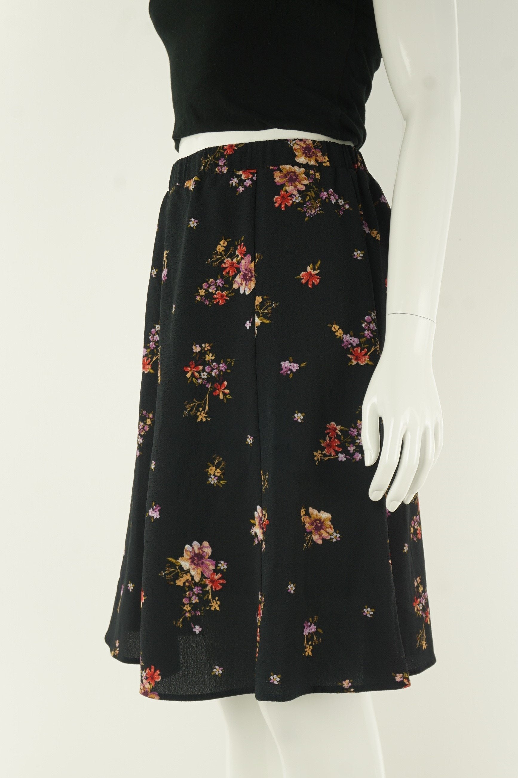 Bobeau Floral Print Midi Skirt, Light and cute midi skirt., Black, 97% polyester, 3% Spandex, women's Dresses & Skirts, women's Black Dresses & Skirts, Bobeau women's Dresses & Skirts, women's floral print skirt