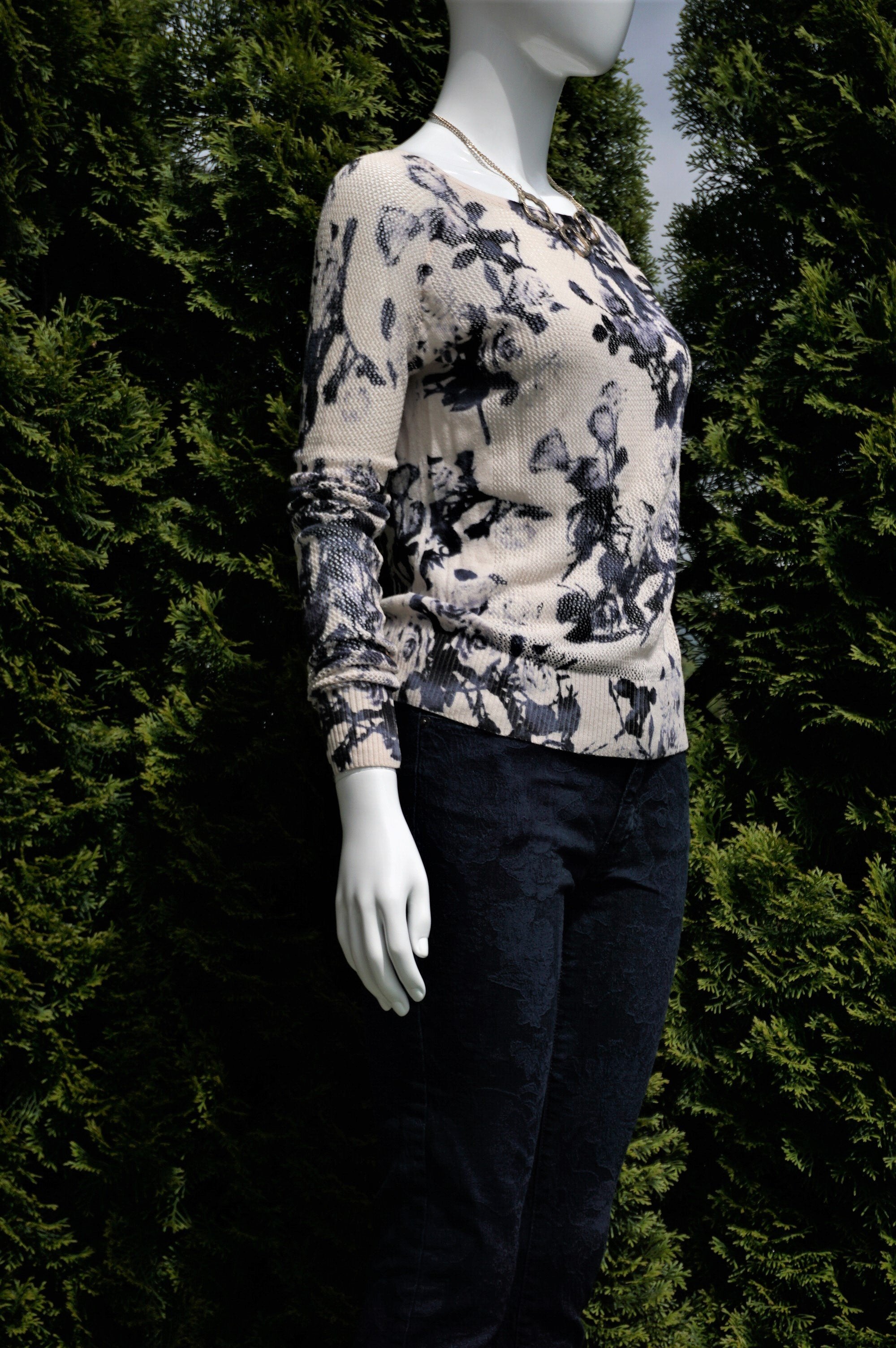 Silence & Noise Sweater Top, Thin sweater top with floral prints for your casual outing on a chily day., White, Blue, 100% cotton, women's Tops, women's White, Blue Tops, Silence & Noise women's Tops, Urban Outfitter sweater top with sabrina neckline, floral sweater top, spring floral sabrina neck sweater