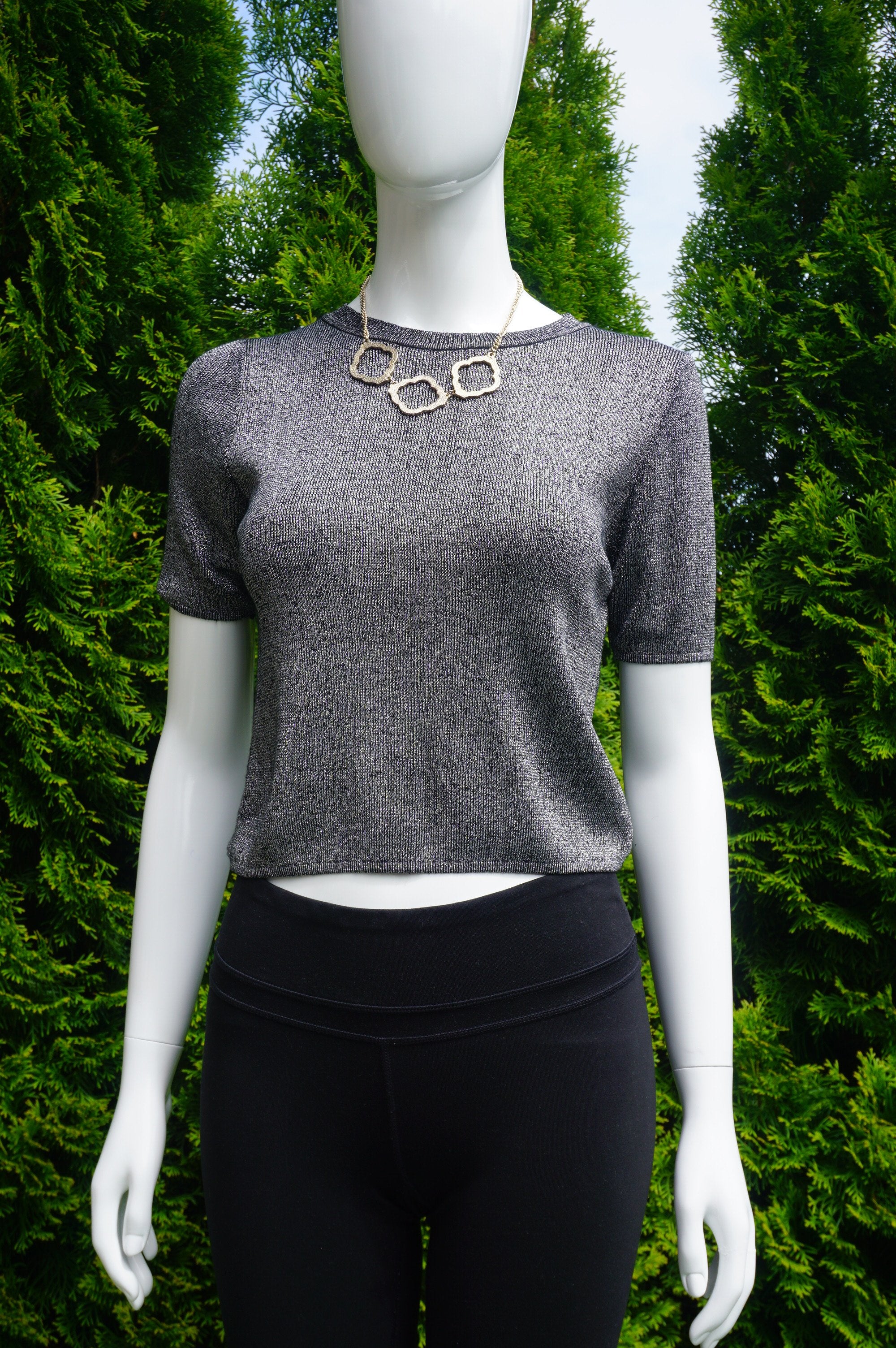 New Look Grey Short Sleeve Metallic Stretchy Top/Sweater, Simple and stylish short/cropped top. A pair with high waisted jeans and short boots would go perfectly with it., Grey, Polyester, Metalised fiber, and elastane., women's Tops, women's Grey Tops, New Look women's Tops, cropped top, cropped sweater, short top, short spring sweater, short sleeve sweater, short sleeve stretchy sweater